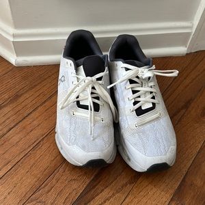 On CloudGo women sneaker